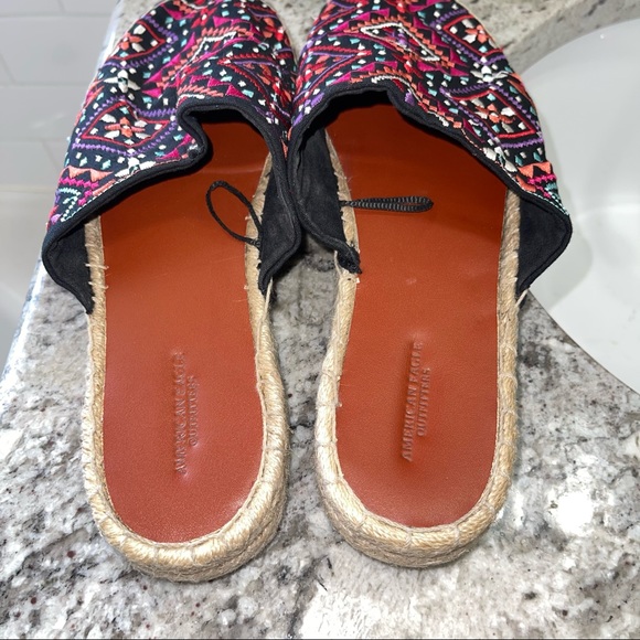 American Eagle Embroidered Mule Platform Espadrille Shoes size 10 - Picture 4 of 7